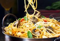 Spaghetti with Caramelized Cauliflower and Mushrooms