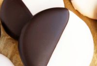 Black and White (Half Moon) Cookies Recipe