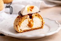 Craquelin Choux Recipe with Coffee and Dulce de Leche