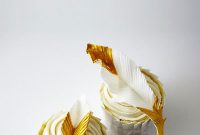 How to Make Cupcakes with Edible Gold Feathers