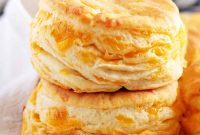 Flaky Jalapeño Cheddar Biscuits Recipe