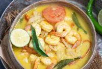 Kerala Shrimp Moilee: Creamy Coconut Prawn Curry