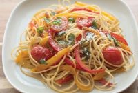 Whole-Grain Thin Spaghetti with Cherry Tomatoes & Sweet Peppers