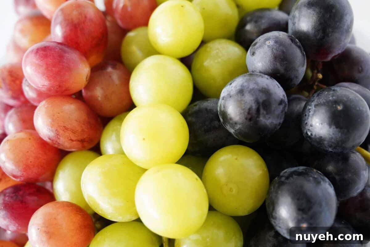 3 Varieties of Sun World Grapes