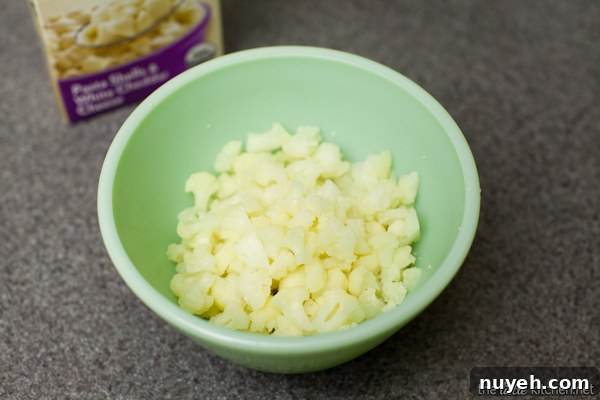 Cauliflower and macaroni mixture