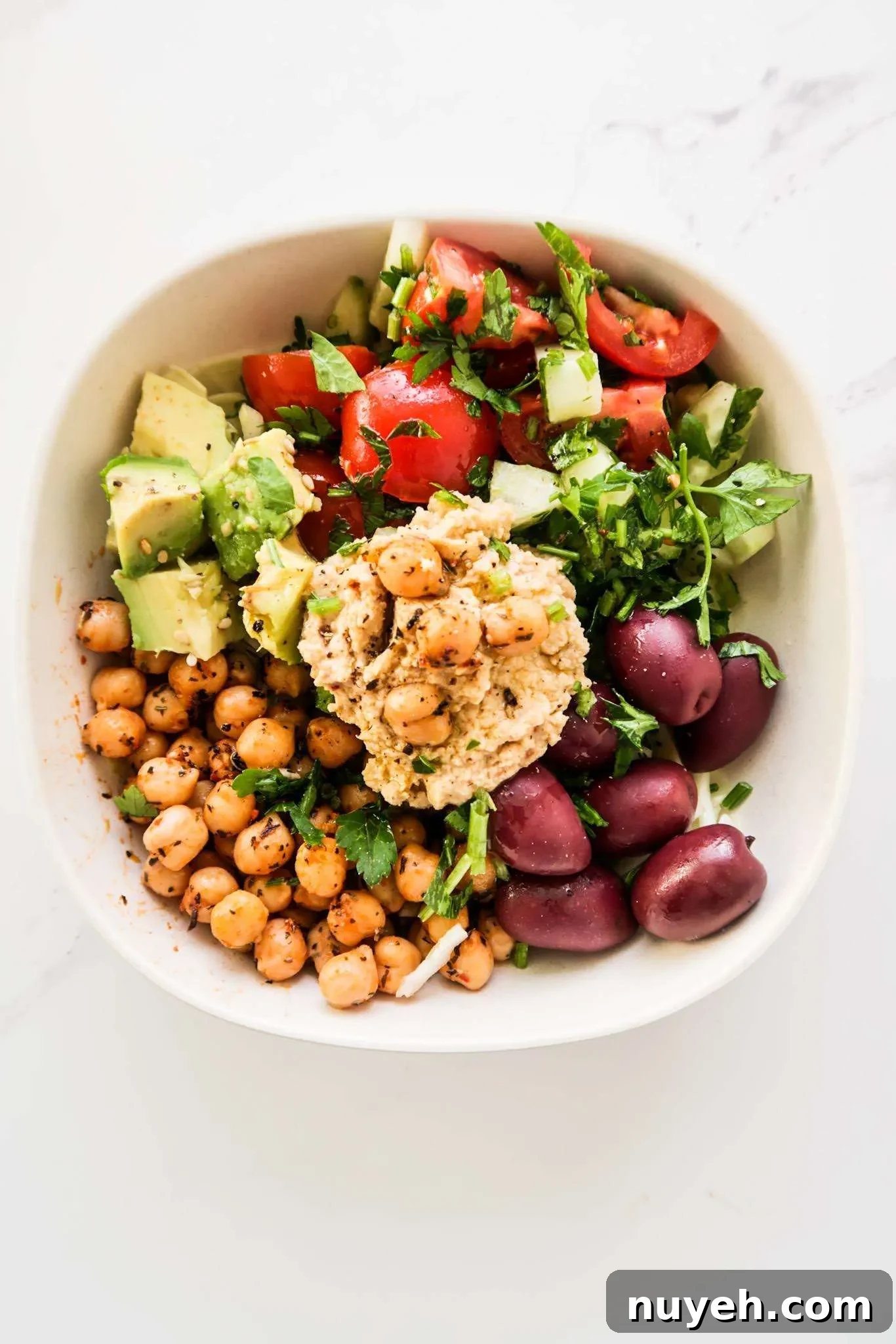 20-Minute Mediterranean Lunch Bowl! This healthy lunch idea is super tasty, very easy to make, vegan and gluten-free.