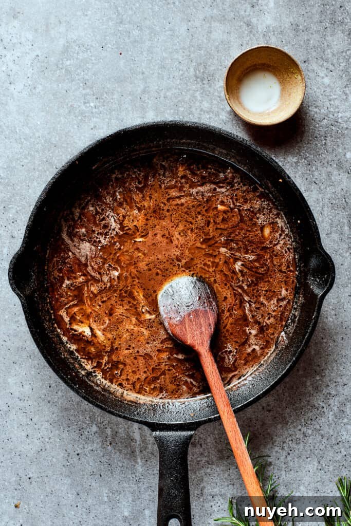 Finished gravy in a skillet.