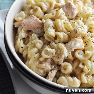Creamy Salmon and Shrimp Pasta with Lemon Garlic Sauce 5 Creamy salmon and shrimp with pasta recipe in bowl